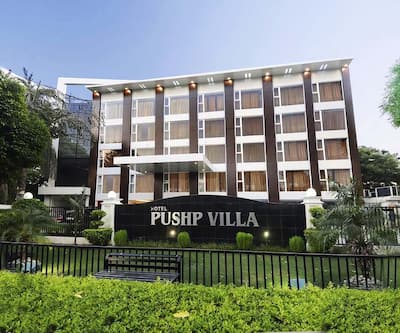 https://imgcld.yatra.com/ytimages/image/upload/t_hotel_yatra_city_desktop/v1434695625/Domestic Hotels/Hotels_Agra/Hotel Pushp Villa/Front_1.jpg
